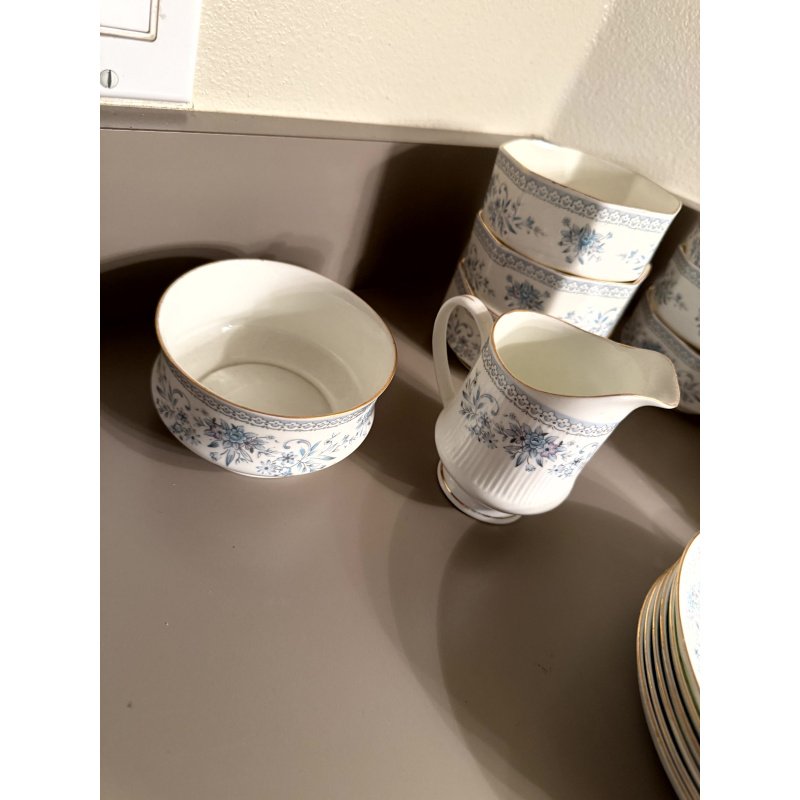 Hitkari Bone China Tea Set (cracked lid)