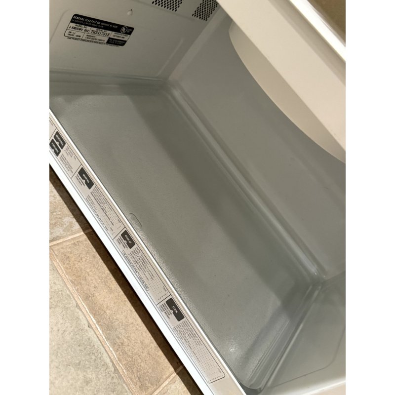 GE Spacemaker II Microwave