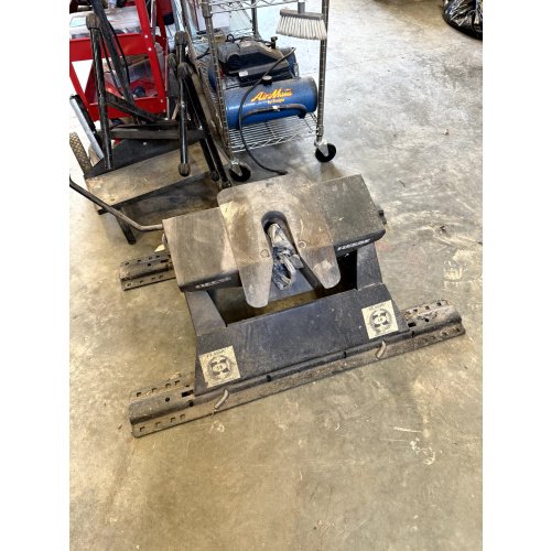 Reese 5th Wheel Hitch Model 30027