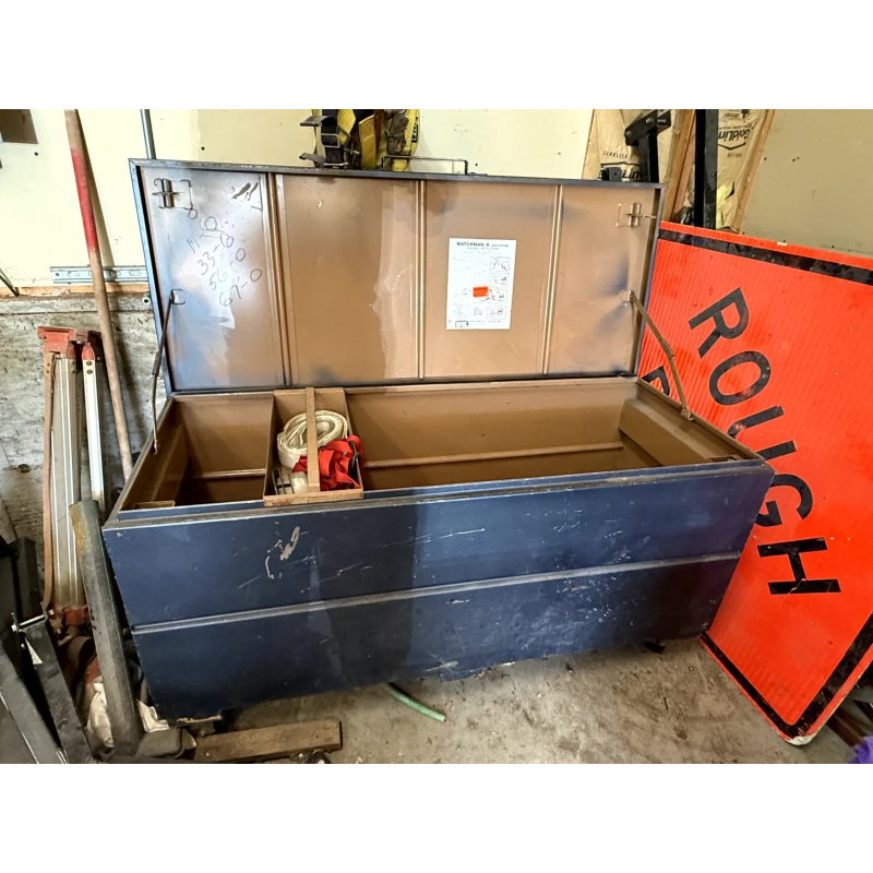 Knaack Job Site Box 5'x2' on Wheels