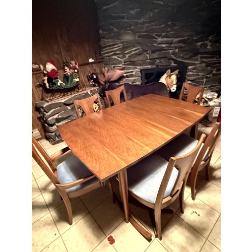 Broyhill Saga MCM Dining Table and Chairs with Leaf